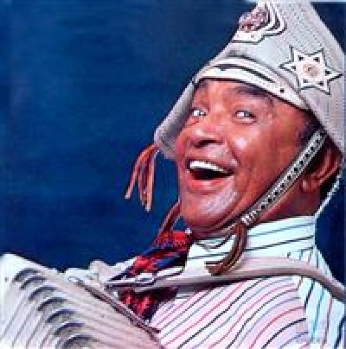 INFORMATIVOS – DISCOGRAFIA DE LUIZ GONZAGA GANHA REEDIÇÃO COMPLETA EM SEU CENTENÁRIO