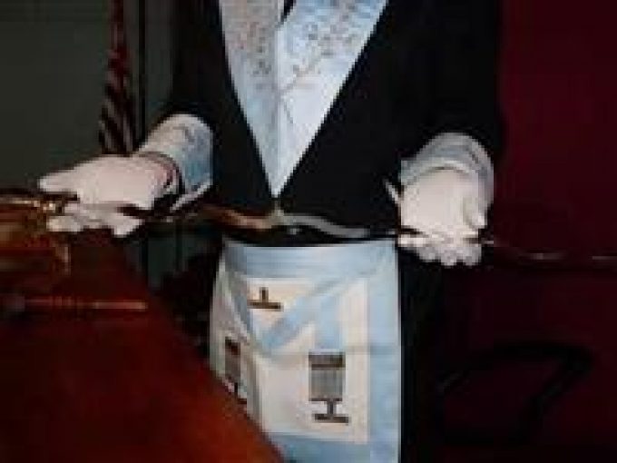 MAÇÔNICOS – A LIDERANÇA E O VENERÁVEL